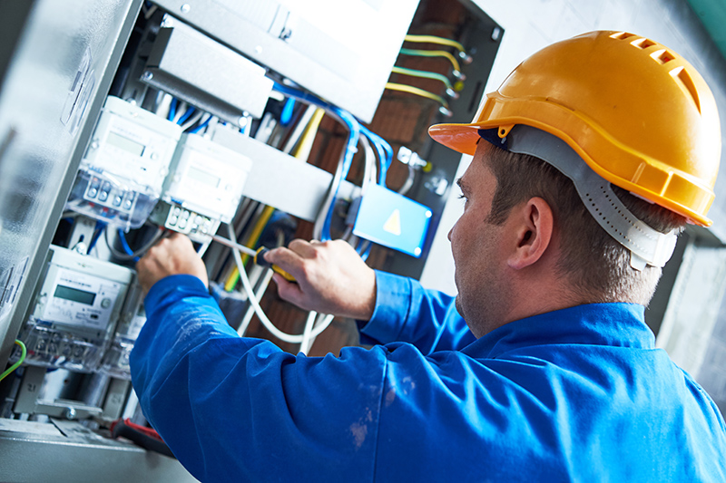 Become An Electrician in Luton Bedfordshire