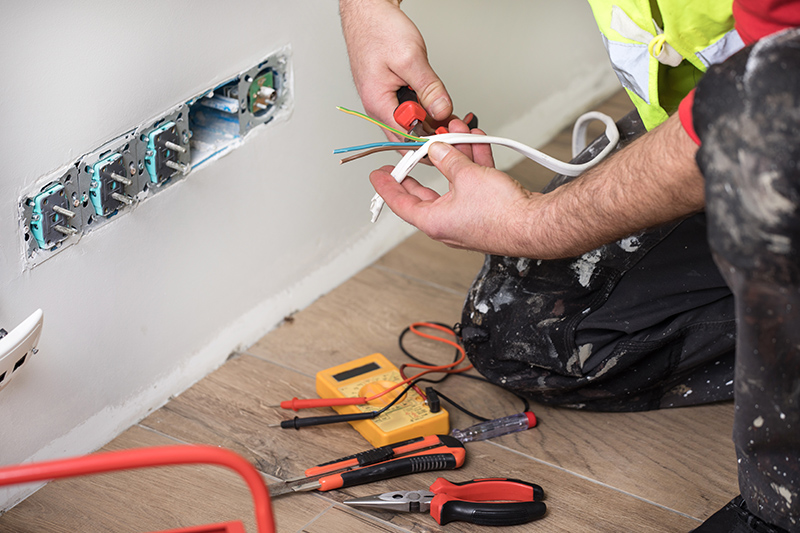 Emergency Electrician in Luton Bedfordshire